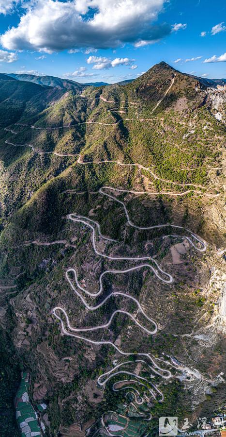綠汁天路——白沙山公路。 張本聰 攝