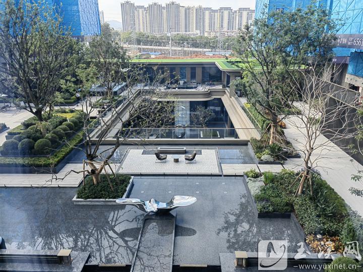 小區(qū)內(nèi)良好的園林景觀，提升業(yè)主居住品質(zhì)。