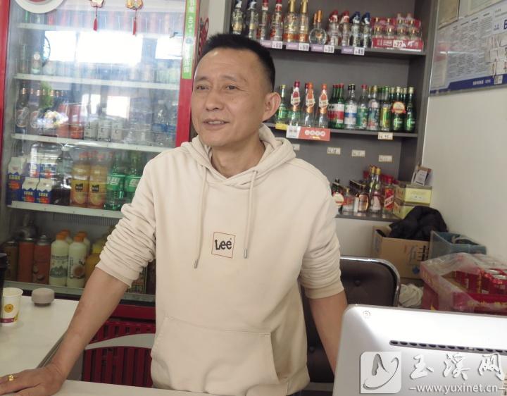 開(kāi)了三十余年飯店的張寶奇。