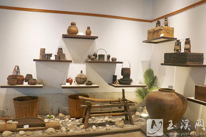 王家宅馬幫文化展示研究基地通過實物展示等方式，為參觀者打造了一場沉浸式的馬幫文化之旅。