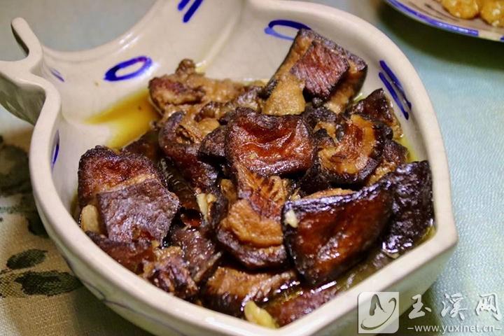 特色菜——燒皮子。